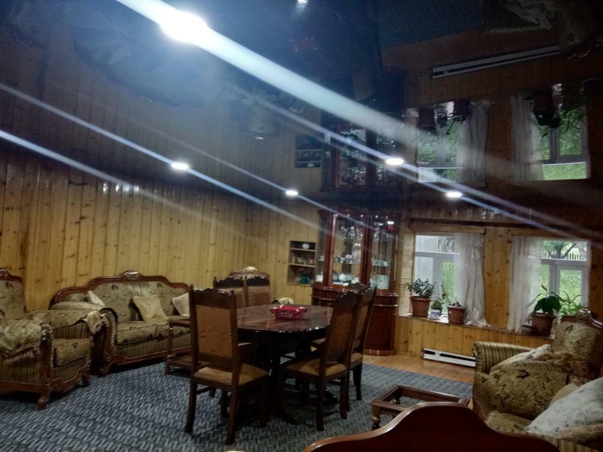 Guest House Tavaduri Mestia Exterior photo
